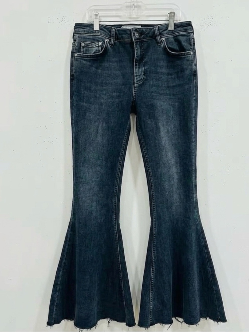 Free People Bell Bottom Extreme Flare Jeans Raw Hem Black Sz 27 Boho